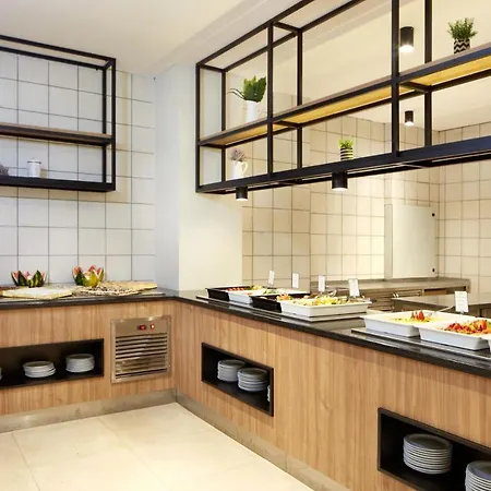 Отель Marvel - Fully Renovated Free Access 4*