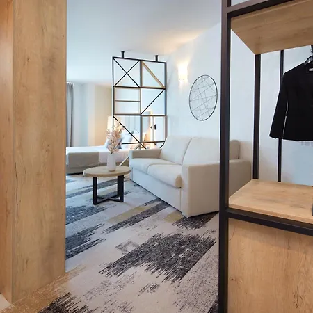 Szálloda Marvel - Fully Renovated Free Access 4*