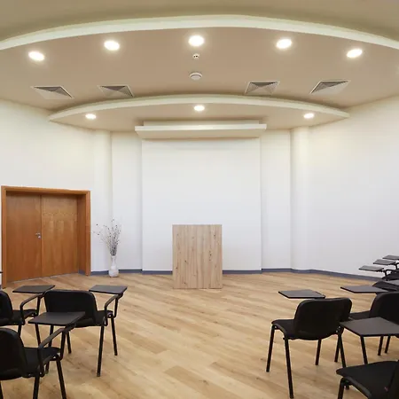 Отель Marvel - Fully Renovated Free Access 4*