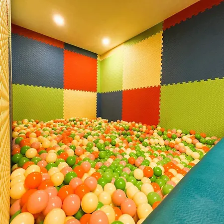 Отель Marvel - Fully Renovated Free Access