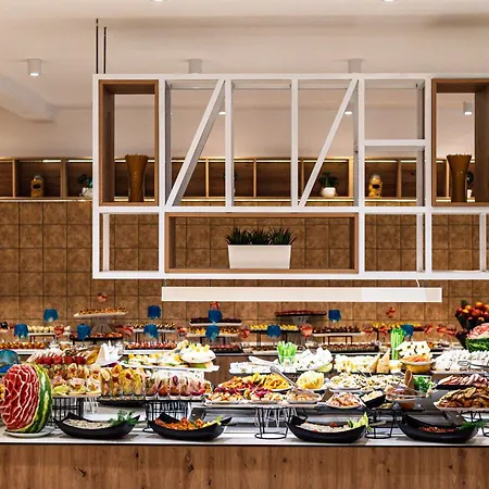 Отель Marvel - Fully Renovated Free Access 4*