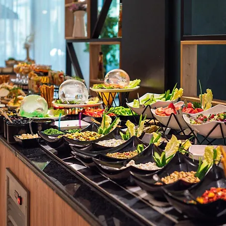 Отель Marvel - Fully Renovated Free Access 4*