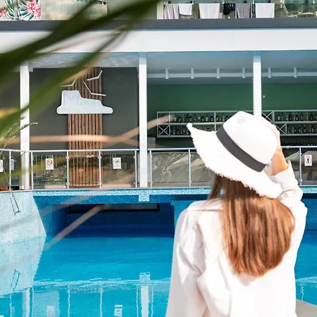 Hotel Marvel - Fully Renovated Free Beach Access