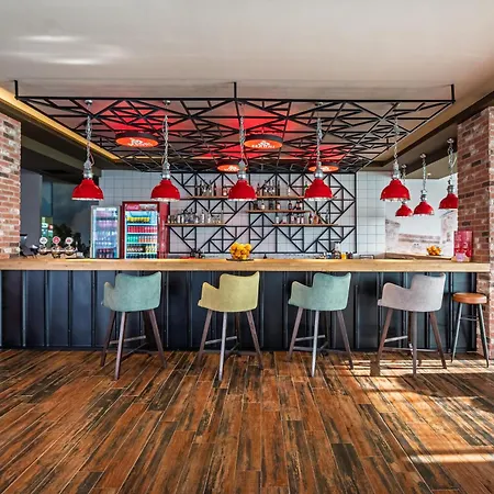 Hotel Marvel - Fully Renovated Free Beach Access 4*