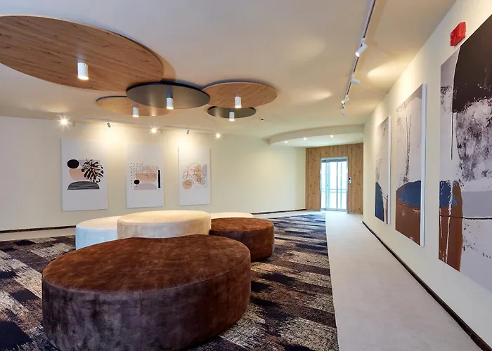 Хотел Marvel - Fully Renovated Free Access