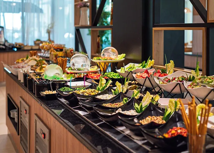 Хотел Marvel - Fully Renovated Free Access 4*