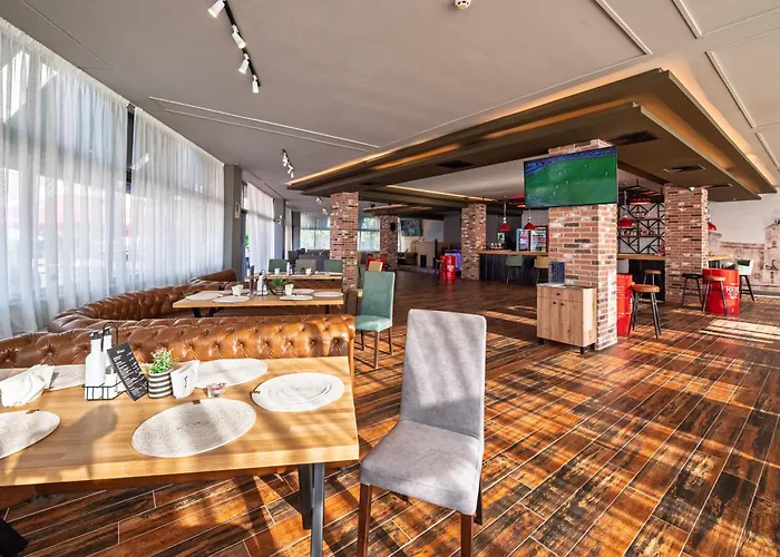 Marvel - Fully Renovated Free Access Хотел 4*