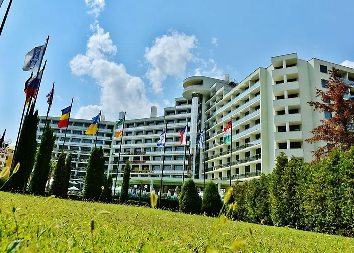 Хотел Marvel - Fully Renovated Free Access 4*