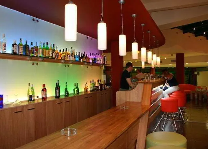 Marvel - Fully Renovated Free Access Хотел 4*