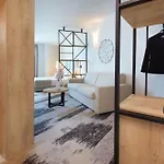Hotel Marvel - Fully Renovated Free Access 4*