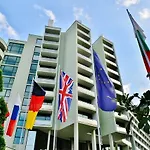 Marvel - Fully Renovated Free Access Sunny Beach