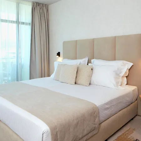 Отель Marvel - Fully Renovated Free Access Солнечный берег