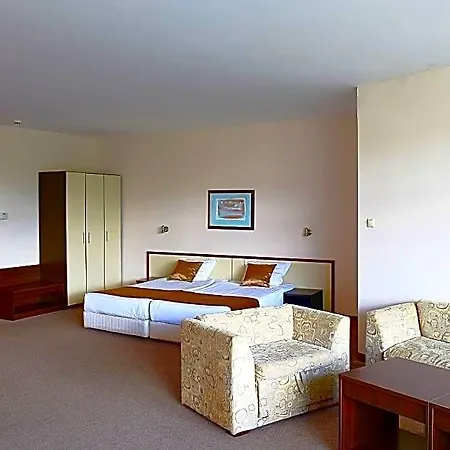 Marvel - Fully Renovated Free Access 4* Sunny Beach