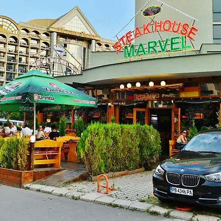 Hotel Marvel - Fully Renovated Free Beach Access