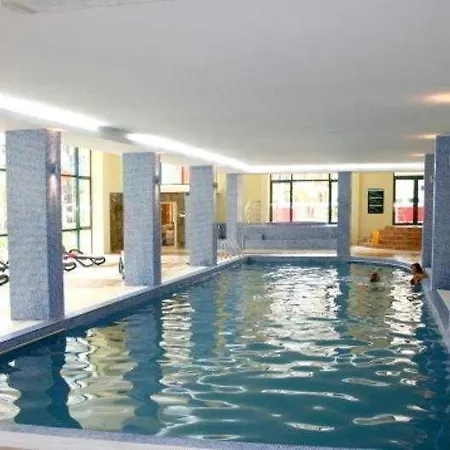 Marvel - Fully Renovated Free Access 4* 阳光海滩
