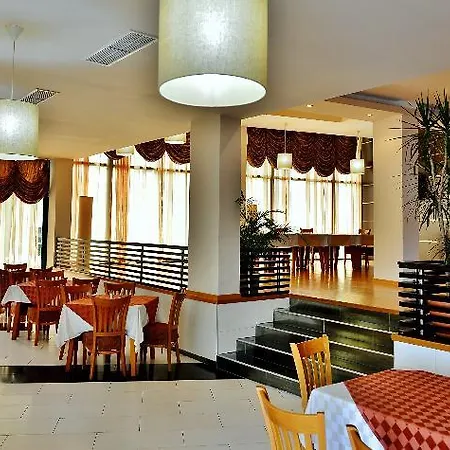 Hotel Marvel - Fully Renovated Free Beach Access Hotel 4*
