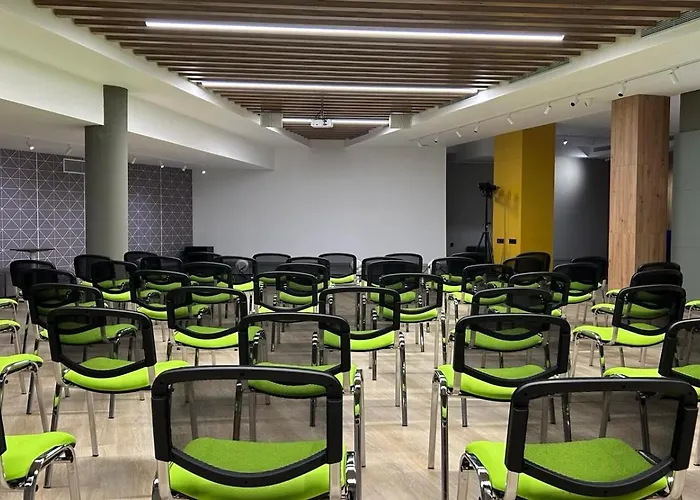 Marvel - Fully Renovated Free Access Хотел 4*