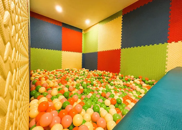 Хотел Marvel - Fully Renovated Free Access