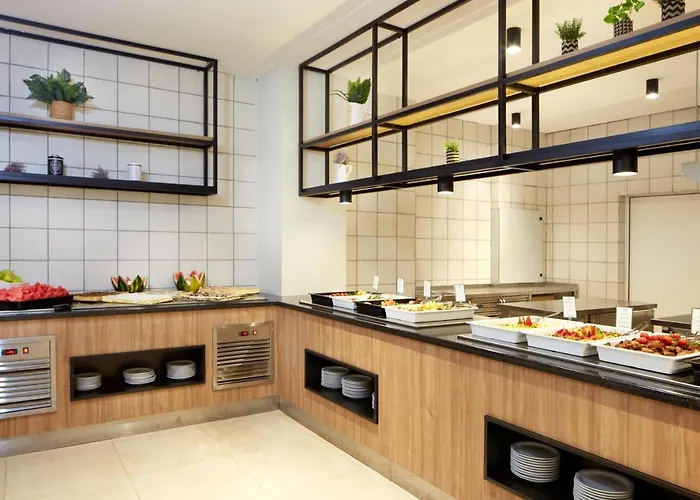 Отель Marvel - Fully Renovated Free Access 4*