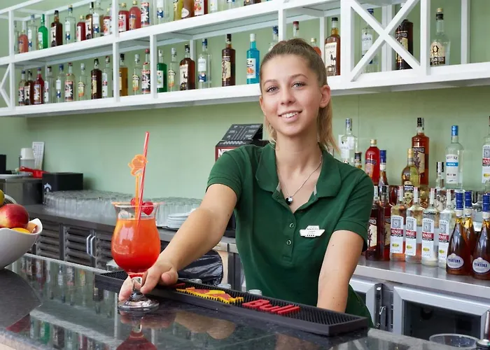 Marvel - Fully Renovated Free Access Отель Солнечный берег