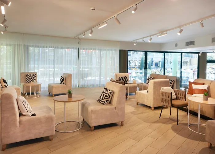 Marvel - Fully Renovated Free Access Отель 4*