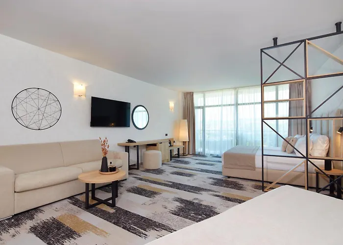 Marvel - Fully Renovated Free Access Отель 4*